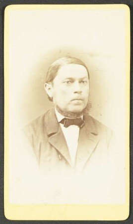 Brustbild von Johann Ernst Friedrich Roos, Pfarrer in Dettingen a.E.