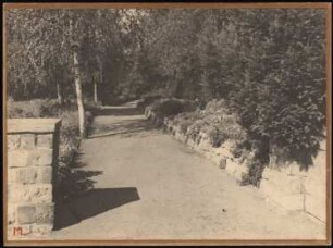 Sachsenplatz, Berlin-Charlottenburg Ausführung: Ansicht: Blick in einen Weg