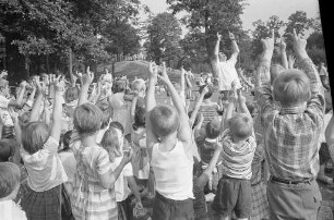Kinderfest auf dem Spielplatz des Bundesgartenschau-Jugendzentrums im Fasanengarten
