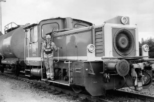 Matyla, Günter: Lokführer bei der Deutschen Bahn auf dem Bad Oldesloer Rangierbahnhof mit einer Diesel-Lok