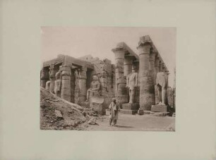 Tempel und Statuen des Ramses in Luxor in Ägypten