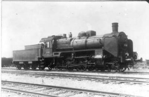 Personenzug-Lokomotive 38 262 der Deutschen Reichsbahn : Personenzug-Lokomotive 38 262 der Deutschen Reichsbahn. Ansicht von rechts (Lokführerseite) schräg von vorn