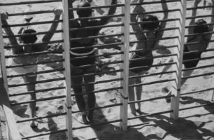 Gymnastik am Strand von Juan-les-Pins, Côte d'Azur