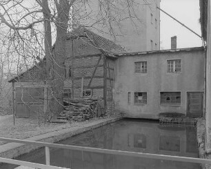 Groß Särchen (Kr.Hoyerswerda). Mühle, A.19.u.A.20.Jh. Ansicht mit Mühlgraben