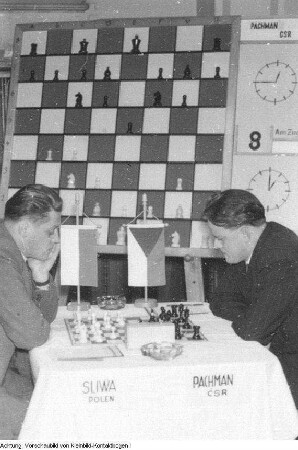 Dresden. Internationales Schachturnier in Dresden unter Teilnahme des Schachgroßmeisters Wolfgang Uhlmann, 1956