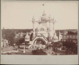 Große Industriehalle.