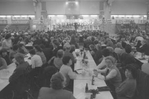 Einweihung der Sport- und Mehrzweckhalle "Rheinstrandhalle" Daxlanden in der August-Dosenbach-Straße am 23. April 1980