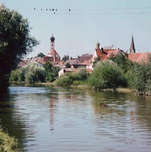 Blick über die Donau auf die Stadt Vohburg