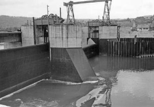 Bau der Staustufe Hessigheim/Neckar