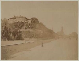 Dresden-Altstadt. Terrassenufer (angelegt um 1820) und Brühlsche Terrasse mit Restaurant "Belvedere" (1842, O. v. Wolframsdorf)