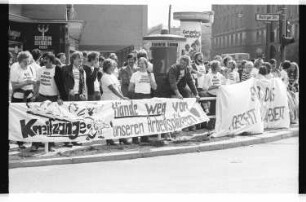Kleinbildnegative: AEG-Proteste, John-F.-Kennedy-Platz, 1982