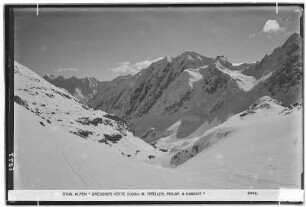 Stubaier Alpen. Dresdner Hütte mit Trögler. Pfeilspitze und Habicht