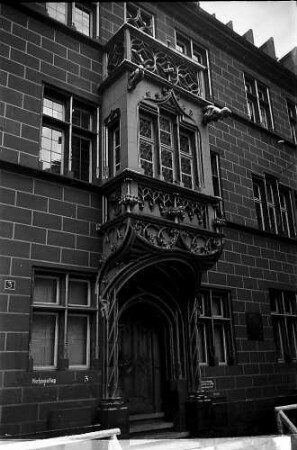 Freiburg i. Br.: Erker an der Sparkasse