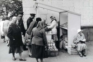 Marktstand, aus der Serie "Geteiltes Deutschland"