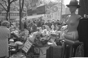 Flohmarkt auf dem Stephanplatz