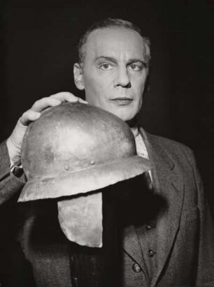 Gustaf Gründgens als General Forster