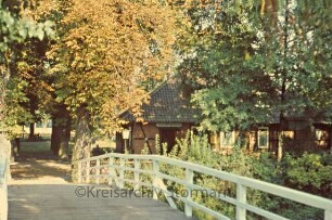 Bürgerpark: Brücke, dahinter Restaurant "Zum Bürgerpark"