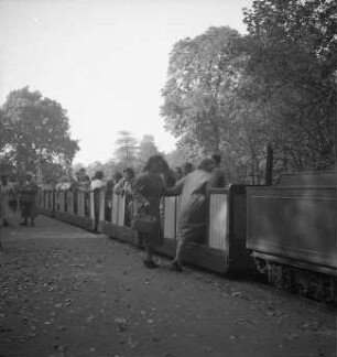 Dresden-Altstadt. Großer Garten. Ausflug mit der Pioniereisenbahn. Fahrastwechsel