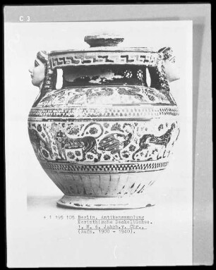 Pyxis