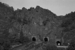 Altenahr: Tunnels bei Altenahr [Engelslay-I-Tunnel, Engelslay-II-Tunnel und Straßentunnel, Westportale]