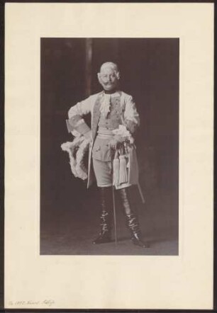 Berlin, Kaiserliches Schloß, Kaiser Wilhelm II. im Kostüm des Alten Fritz, Ganzfigur.