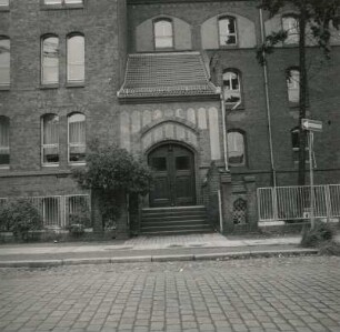 Spremberg, Wirthstraße 1. Gesamtschule (ehemalige Mädchenschule) (1905). Portal Friedrichstraße