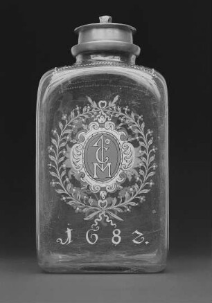 Flasche mit Hausmarke und Jahreszahl
