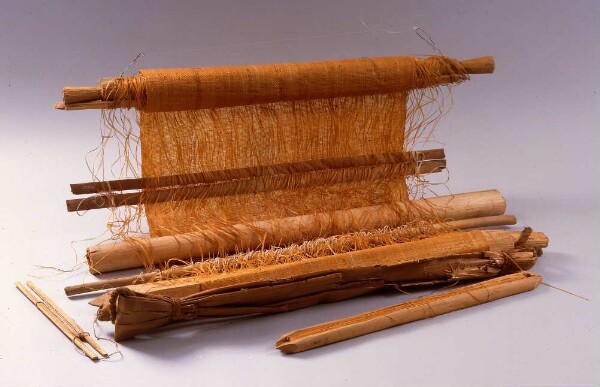 Weaving device