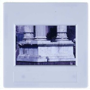 Rom, Tempel der Bellona : Sockel