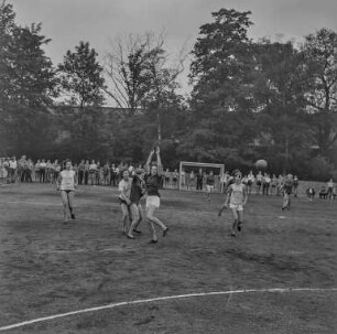 Kinder und Jugend Spartakiade Bautzen : Bautzen. II. Kinder- und Jugendspartakiade vom 18./19.06.1966 im Stadion Müllerwiese. Fußballspiel