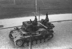 Bukarest: Tank [Panzer] von oben, Nähe