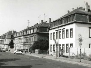 Dresden-Mickten, Overbeckstraße 16-10. Wohnhäuser (um 1900). Straßenansicht von Südosten