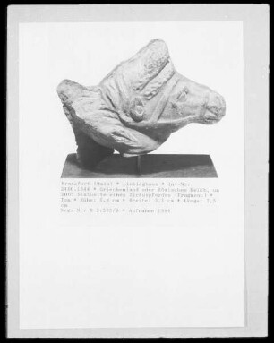 Statuette eines Zirkuspferdes