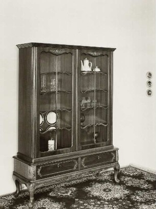 Vitrinenschrank