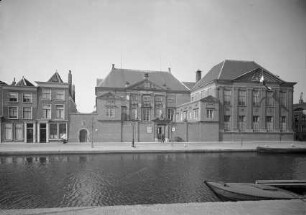 De Lakenhal