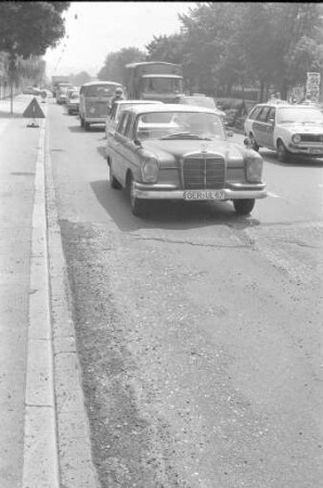 Ausbesserung des Fahrbahnuntergrunds auf der nördlichen Fahrbahn der Durlacher Allee und damit einhergehende Verkehrsbehinderungen