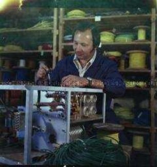 Produktion im Funkwerk Köpenick (Galvanik)