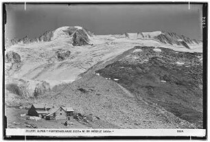 Zillertaler Alpen. Furtschaglhaus (2337 Meter), Mitte Großer Mösele (3480 Meter)