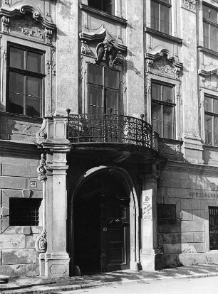 Klagenfurt, Alter Platz 30. Palais Goess (1734-1738). Portal