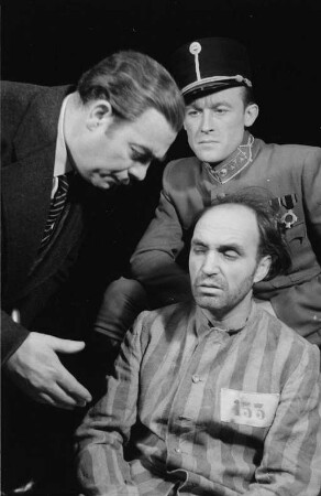 Theater am Schiffbauerdamm Berlin: "Der Fall Paul Eszterag"