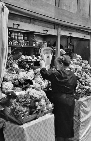 Gemüsestand an der Neustädter Markthalle.