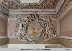 Szenische Stuckreliefs mit Putti : Putto mit Hunden