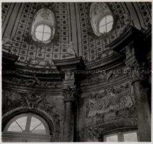 Bayreuth, Eremitage, Neues Schloß, Sonnentempel, Blick zur aufwändigen Dekoration und Kuppel