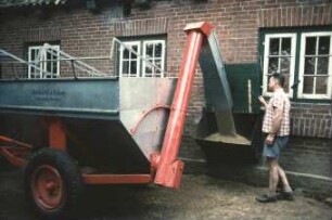 Fotografie: Transportgerät, Überladewagen, Be- und Entladen