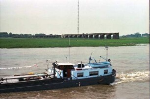 Wesel: Rest der alten Eisenbahnbrücke nach Wesel