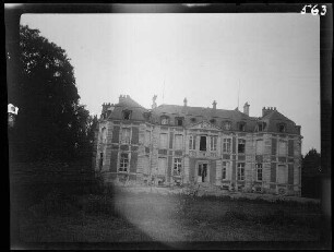 Estrées-Deniécourt (Dep. Somme, Frankreich): Schloss (Rückansicht)