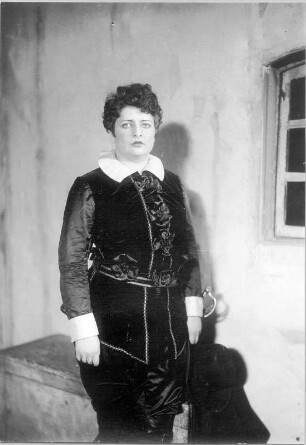 Die Macht des Schicksals. Oper von Giuseppe Verdi. Staatsoper Dresden, deutsche Uraufführung der Werfelschen Übertragung 20.3.1926 unter Leitung von Fritz Busch : Meta Seinemeyer als Donna Leonore