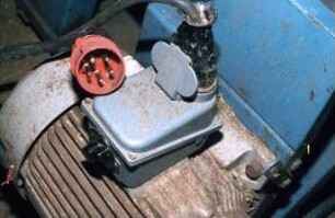 Fotografie: Ein- und Auslagerungstechnik, Fördergebläse, Elektromotor