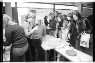 Kleinbildnegativ: Asta Pressekonferenz, 1975