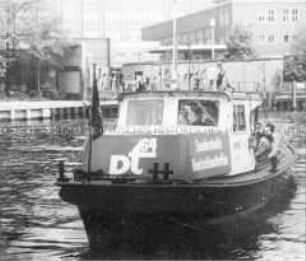 Schwimmendes Studio des Festivalsenders "DT 64"